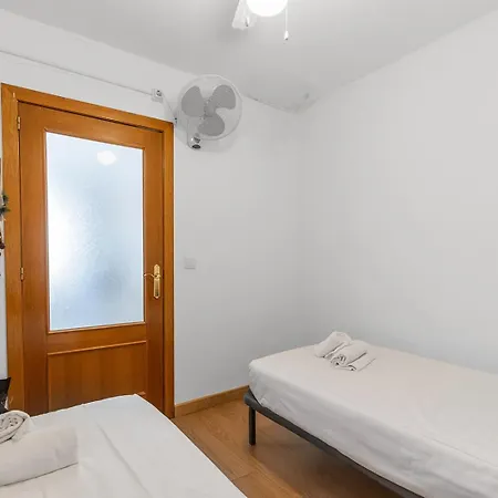 Sunny Retreat Near Market Apartment