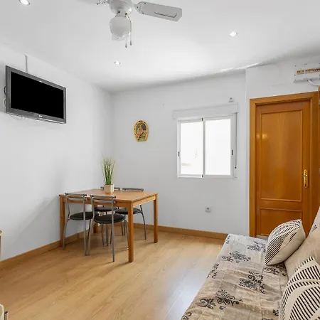 Apartment Sunny Retreat Near Market *